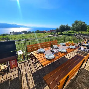 Apartment Brestova, Plomin